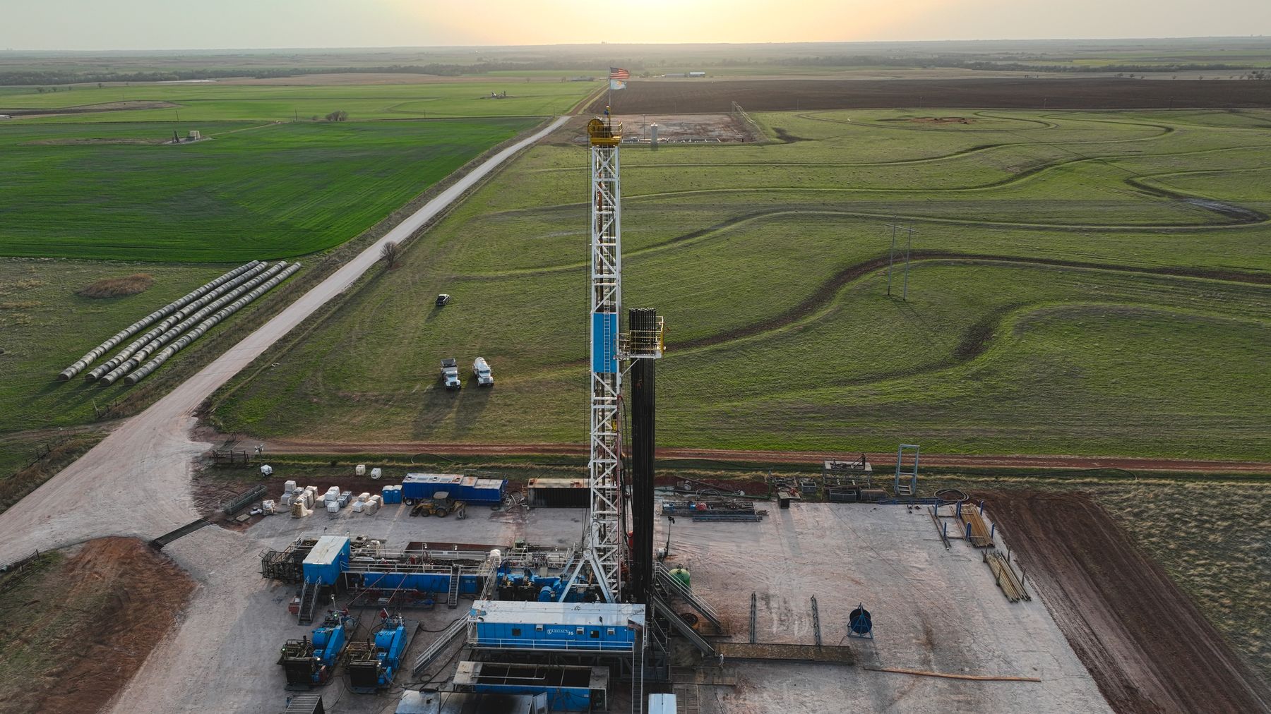 The Peach 1-16H well site at dusk, Garfield County, Oklahoma